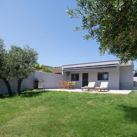By The Sea Semesterbostad Paralia Sikias
